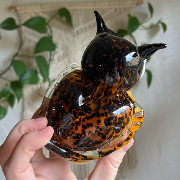 🦉 Hand-Blown Art Glass Owl Figurine – Tortoiseshell & White Murano Style Decor - Picture 9 of 13